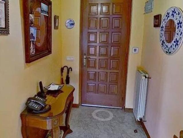 Chalet en venta en Villamaxil, Oviedo