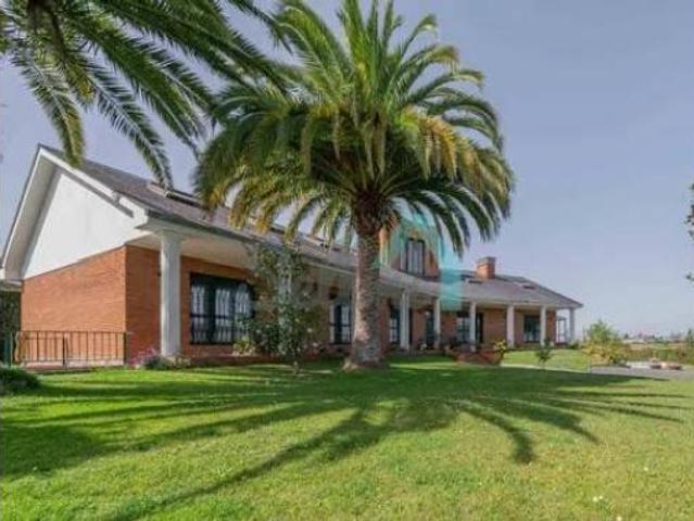 Chalet en venta en Oviedo, Asturias