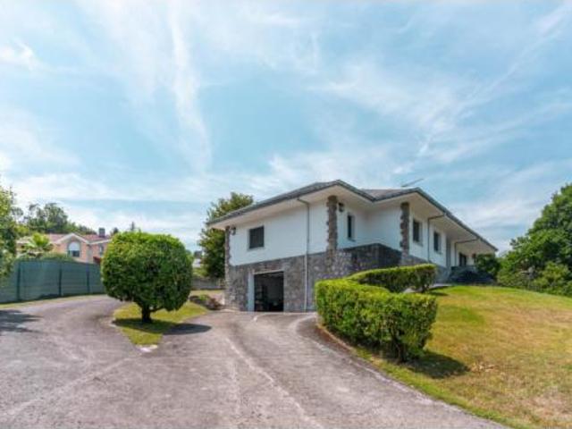 Chalet en venta en Oviedo, Asturias