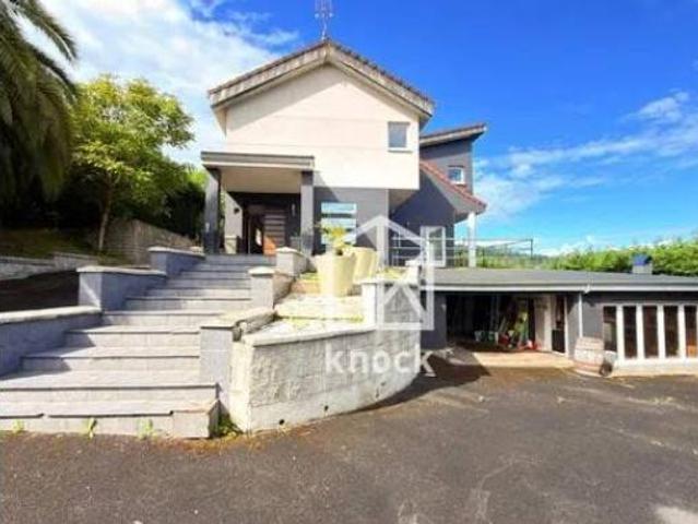 Chalet en venta en Oviedo, Asturias