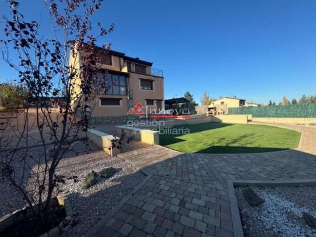 Villa en venta en Palazuelos De Eresma, Quitapesares