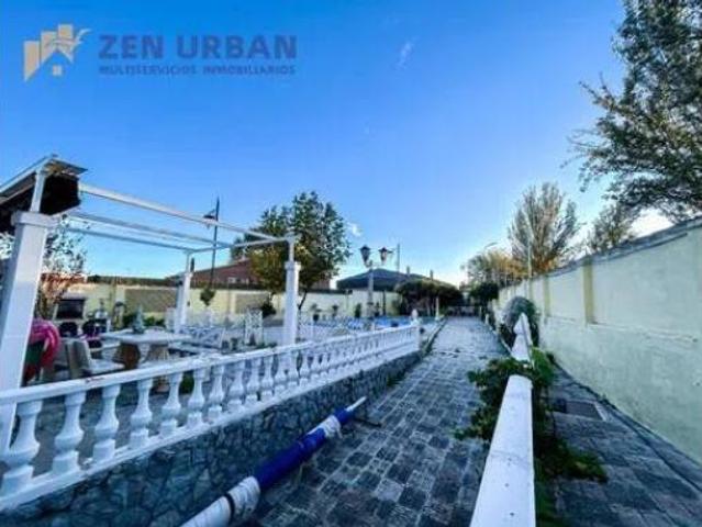 Chalet en venta en Parla, Madrid