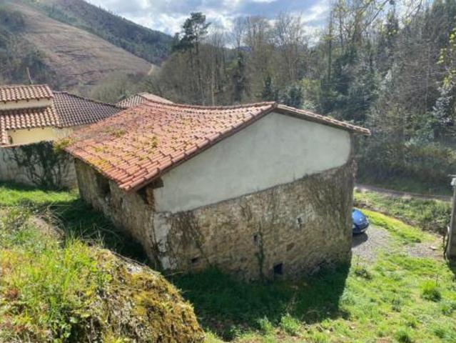 Villa en venta en Parres