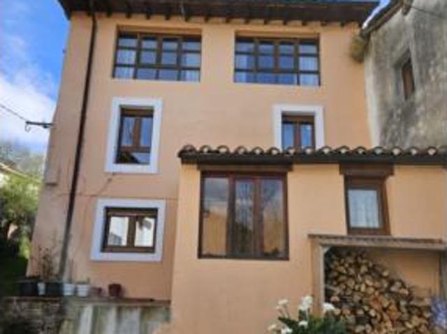 Chalet en venta en Villa de la Peña / Villar de La Peñe, Parres