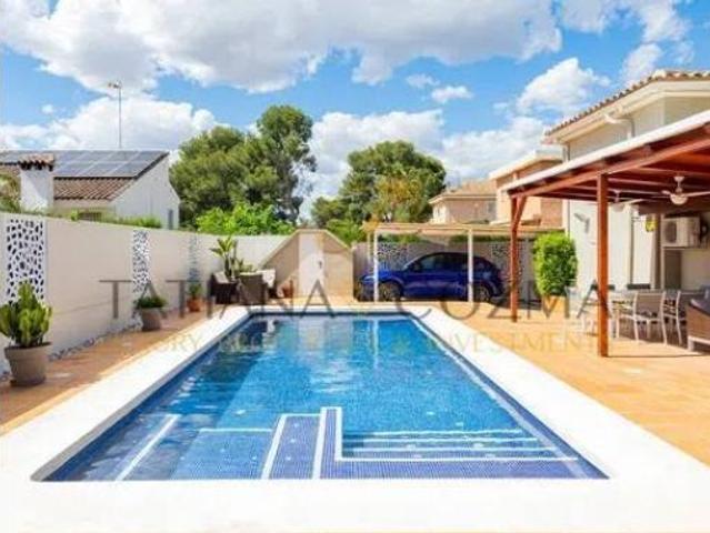 Chalet en venta en l'Horta Nord, Valencia