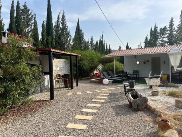 Chalet en venta en Pedralba, La Serranía
