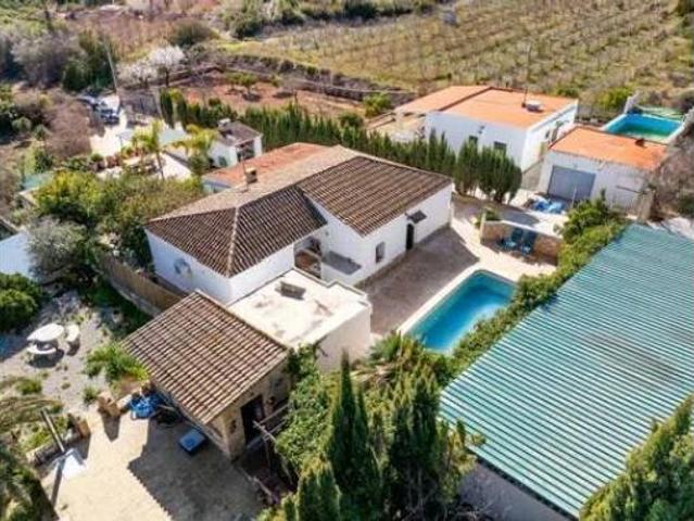Chalet en venta en Pedralba, La Serranía