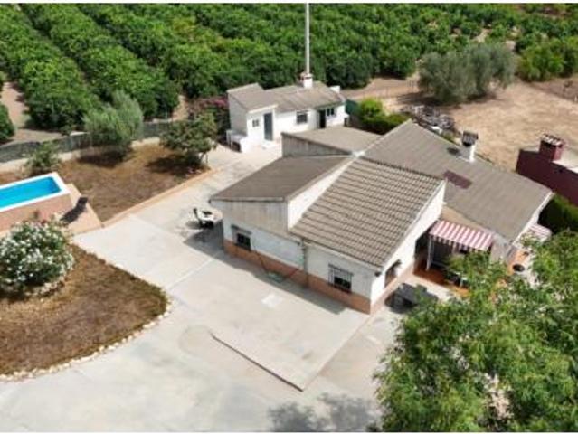 Chalet en venta en Pedralba, La Serranía