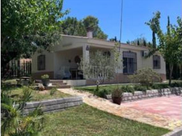 Chalet en venta en Pedralba, La Serranía