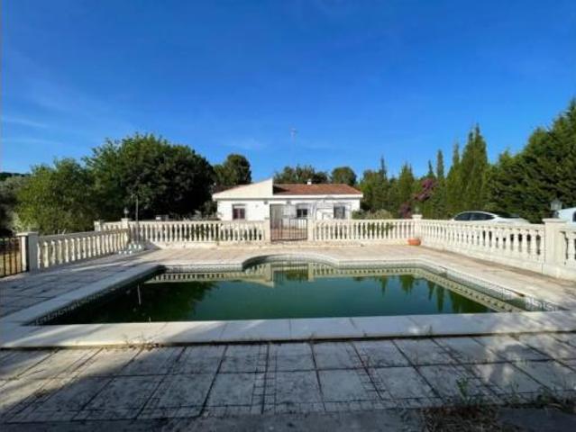 Chalet en venta en Pedralba, La Serranía