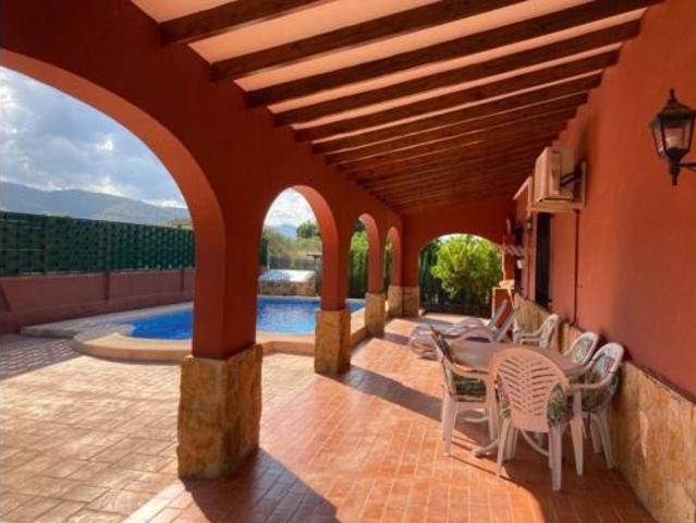 Villa en venta en Pedreguer