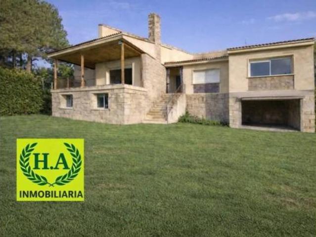 Chalet en venta en Pedrezuela, Madrid
