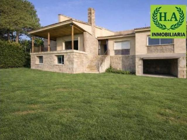 Chalet en venta en Pedrezuela, Madrid