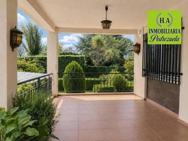 Chalet en venta en Pedrezuela, Madrid