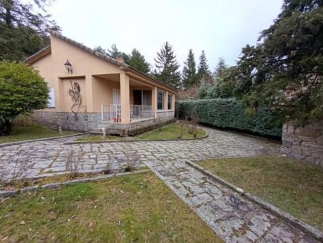 Chalet en venta en Sexmo de El Espinar, Peguerinos
