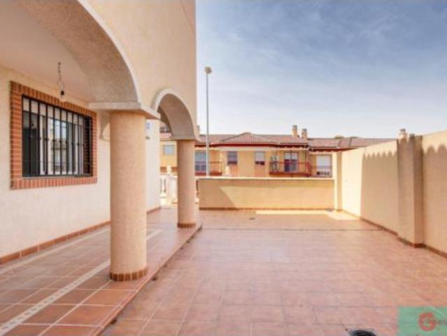 Chalet en venta en Peligros, Monteluz