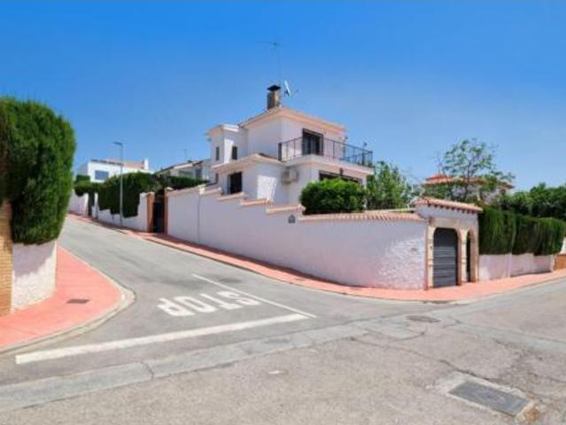 Chalet en venta en Peligros, Urbanización Nueva Monteluz