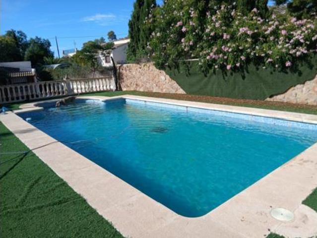Chalet en venta en Urbanització Lloma Badá, Petrer