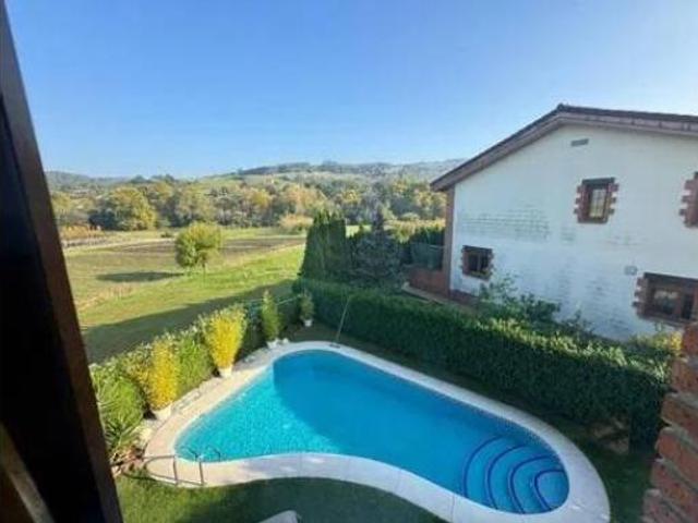 Chalet en venta en Oruña, Piélagos
