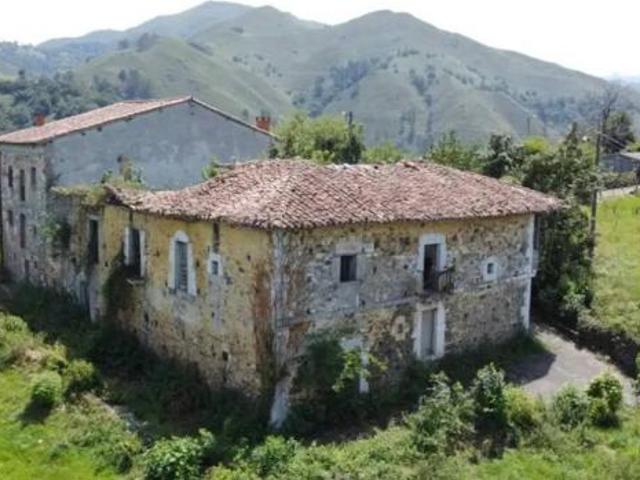 Chalet en venta en Piloña, Asturias