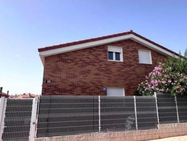 Chalet en venta en El Chaparral, Pioz