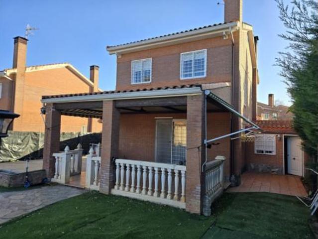 Chalet en venta en Las Suertes, Pioz