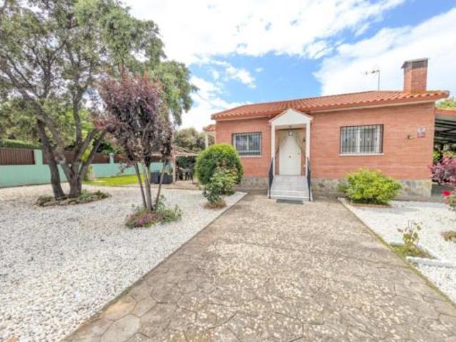 Chalet en venta en El Chaparral, Pioz