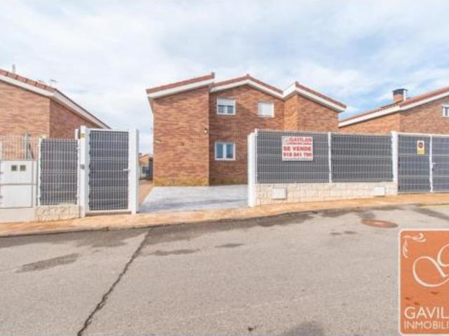 Chalet en venta en El Chaparral, Pioz