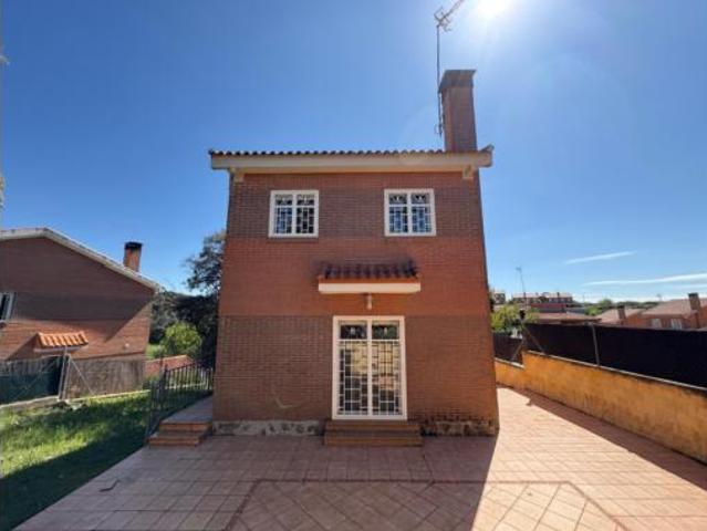 Chalet en venta en El Chaparral, Pioz