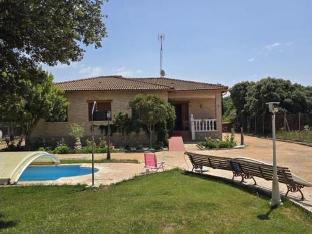 Chalet en venta en El Chaparral, Pioz