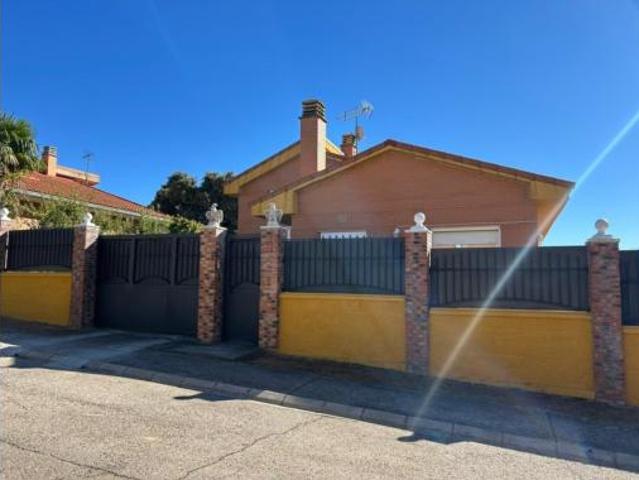 Chalet en venta en Pioz, Castilla-La Mancha