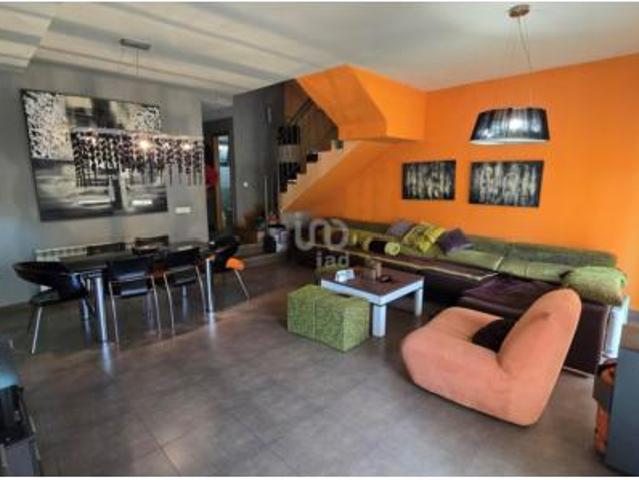 Villa en venta en Pioz, Madrebuena