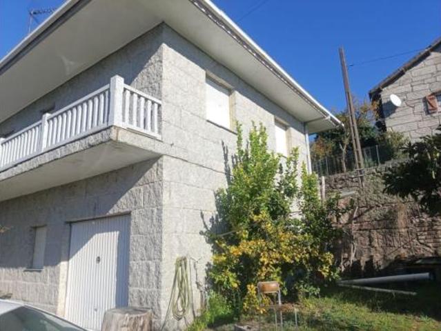 Chalet en venta en Angoares, Ponteareas