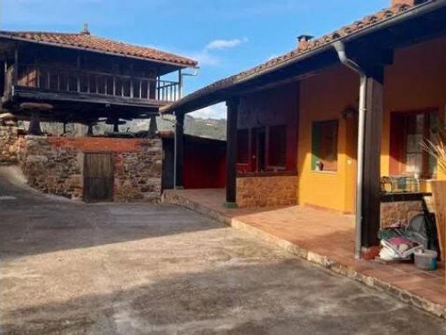 Chalet en venta en Pravia, Asturias