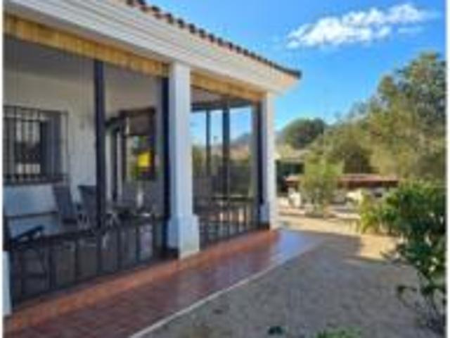 Chalet en venta en Puente Genil, Andalucía