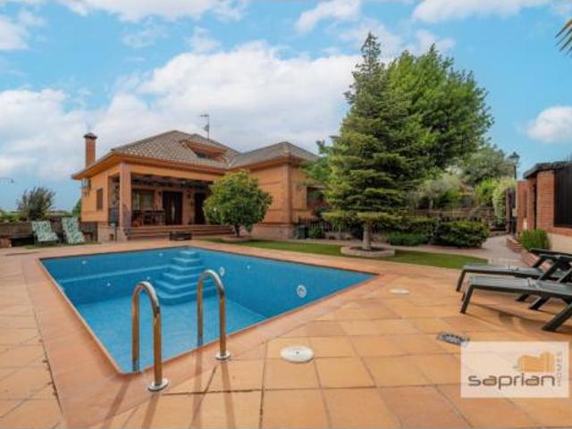 Villa en venta en Quijorna