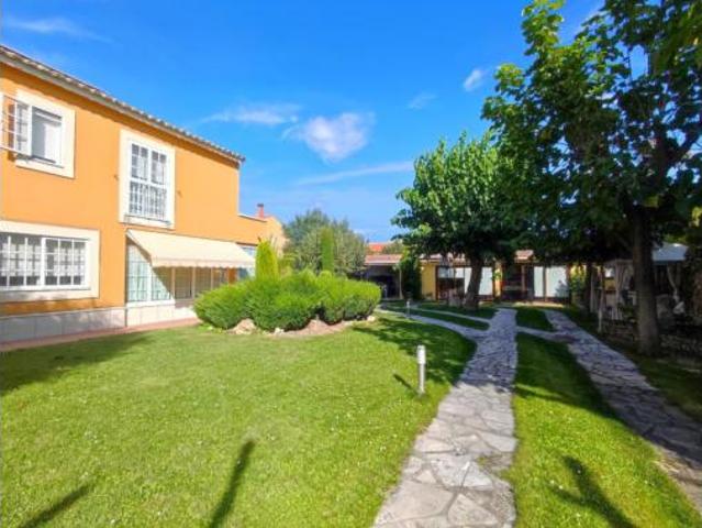 Chalet en venta en Renedo De Esgueva, Castilla y León