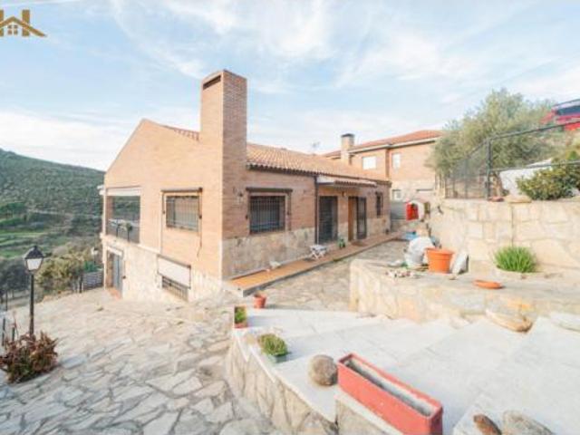 Villa en venta en Robledo De Chavela