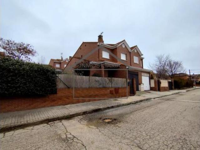 Villa en venta en Robledo De Chavela