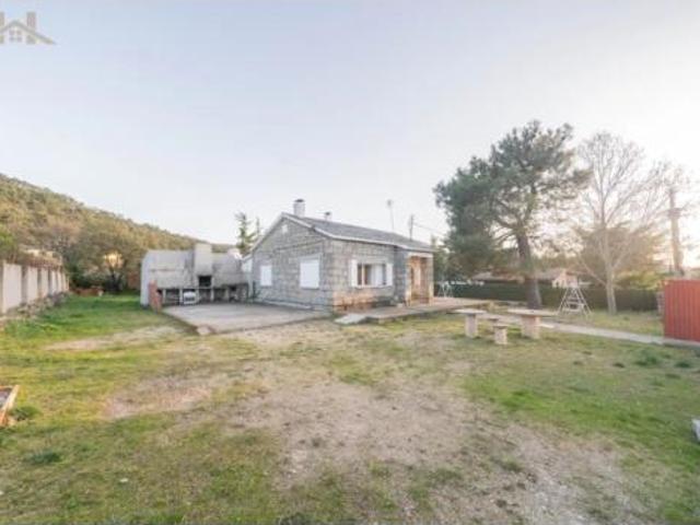 Chalet en venta en Robledo De Chavela, Madrid