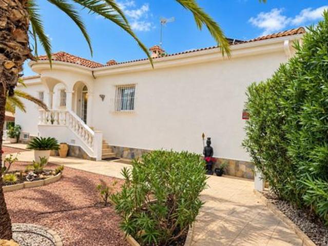 Chalet en venta en Urbanización Doña Pepa, el Baix Segura / La Vega Baja