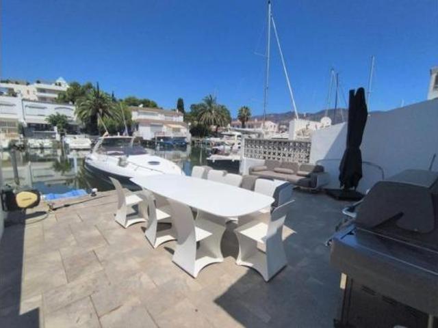 Chalet en venta en Santa Margarida, Alt Empordà