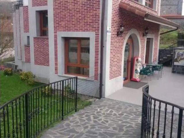 Chalet en venta en Ruesga, Cantabria