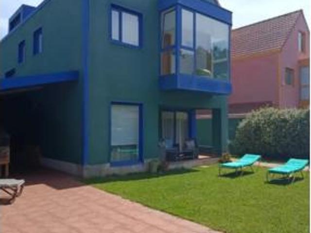 Chalet en venta en Mondego, A Coruña