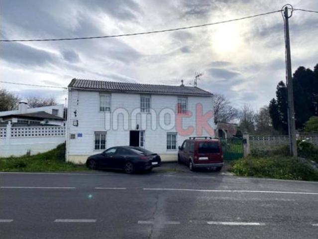 Chalet en venta en Veigue, A Coruña