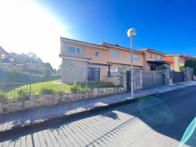 Chalet en venta en Meirás, A Coruña
