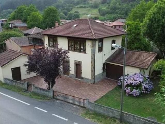 Chalet en venta en Salas