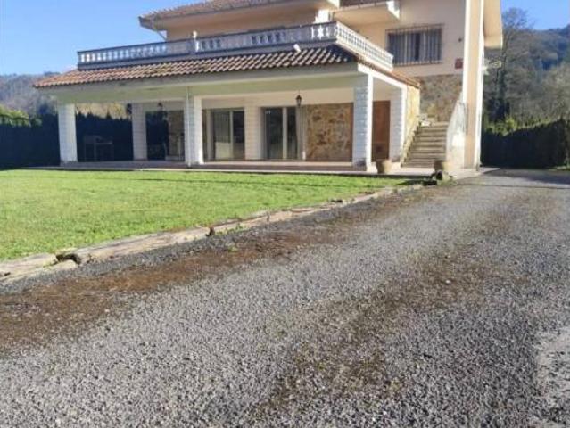 Villa en venta en Salas