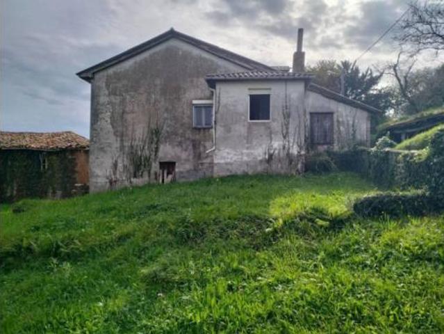 Villa en venta en Salas, Fenigonte