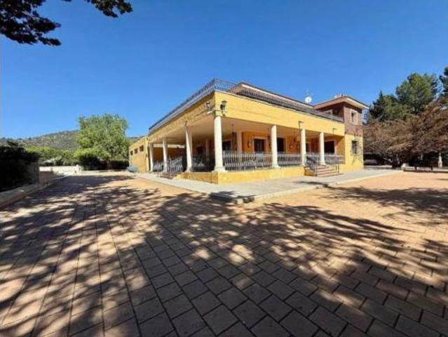 Chalet en venta en Cecilia Bartolomé (Mujeres Libres), l'Alt Vinalopó / El Alto Vinalopó